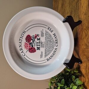 ROYAL WORCESTER CARNATION 1983 Special Edition Banana Cream Pie Plate